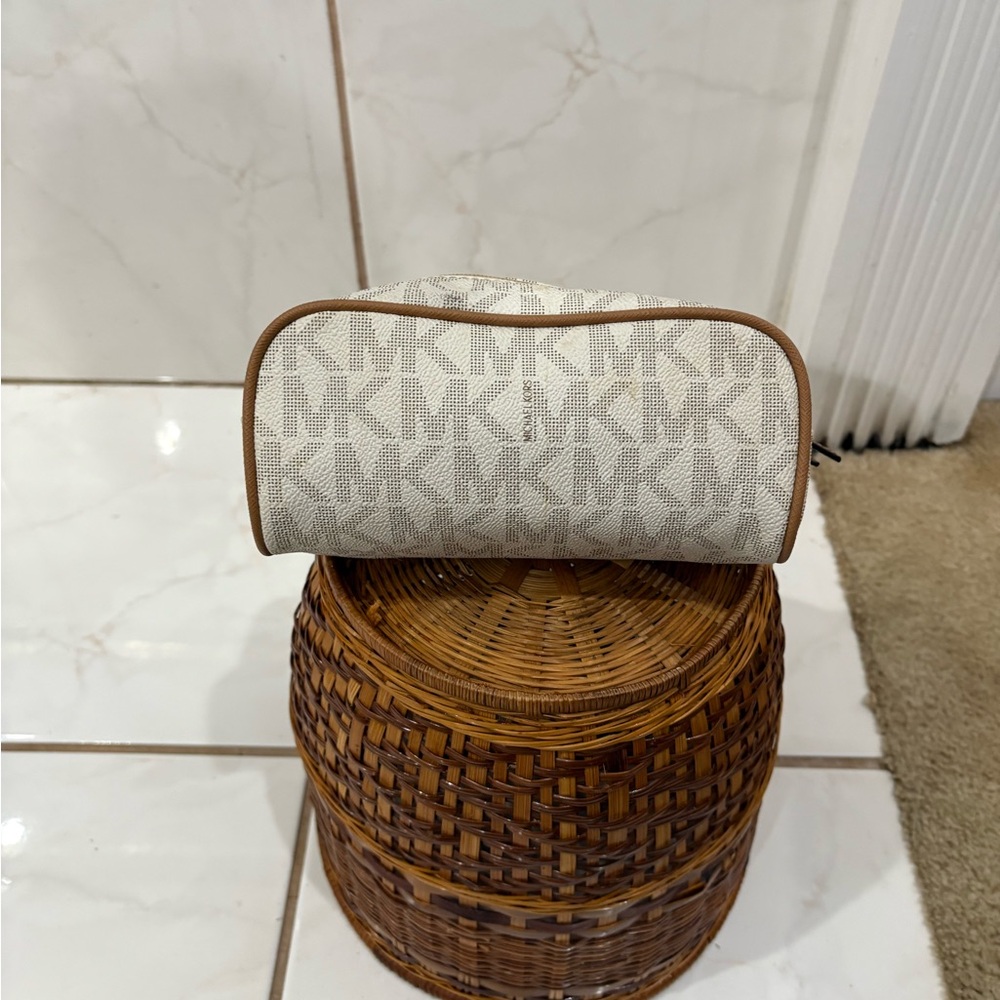 Michael Kors Beige and Brown Logo Cosmetic Case - Picture 2 of 9
